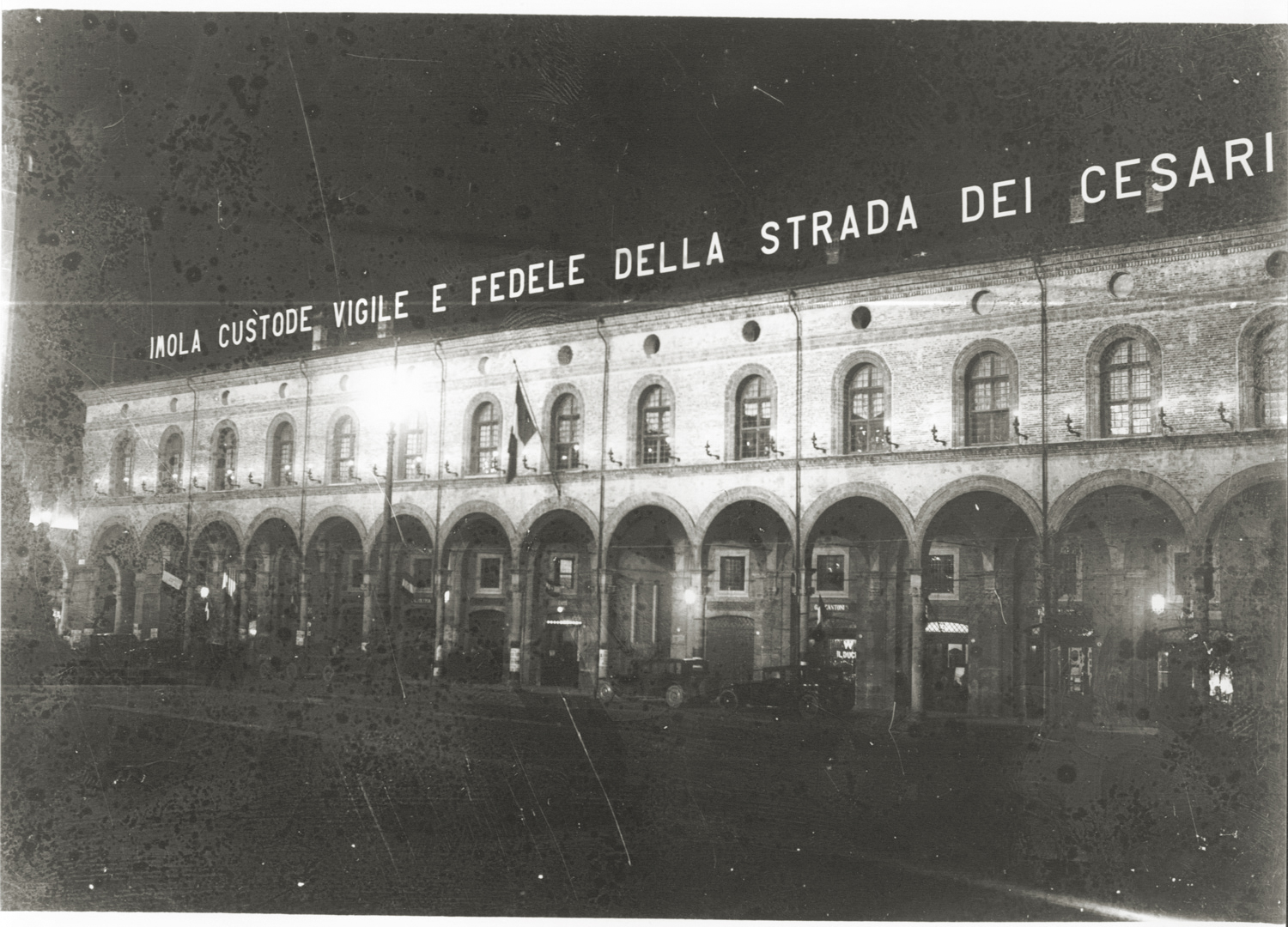 3. Imola, 1932, Palazzo Sersanti in occasione della visita del Segretario del PNF Achille Starace (Archivio Carlo Parenti)