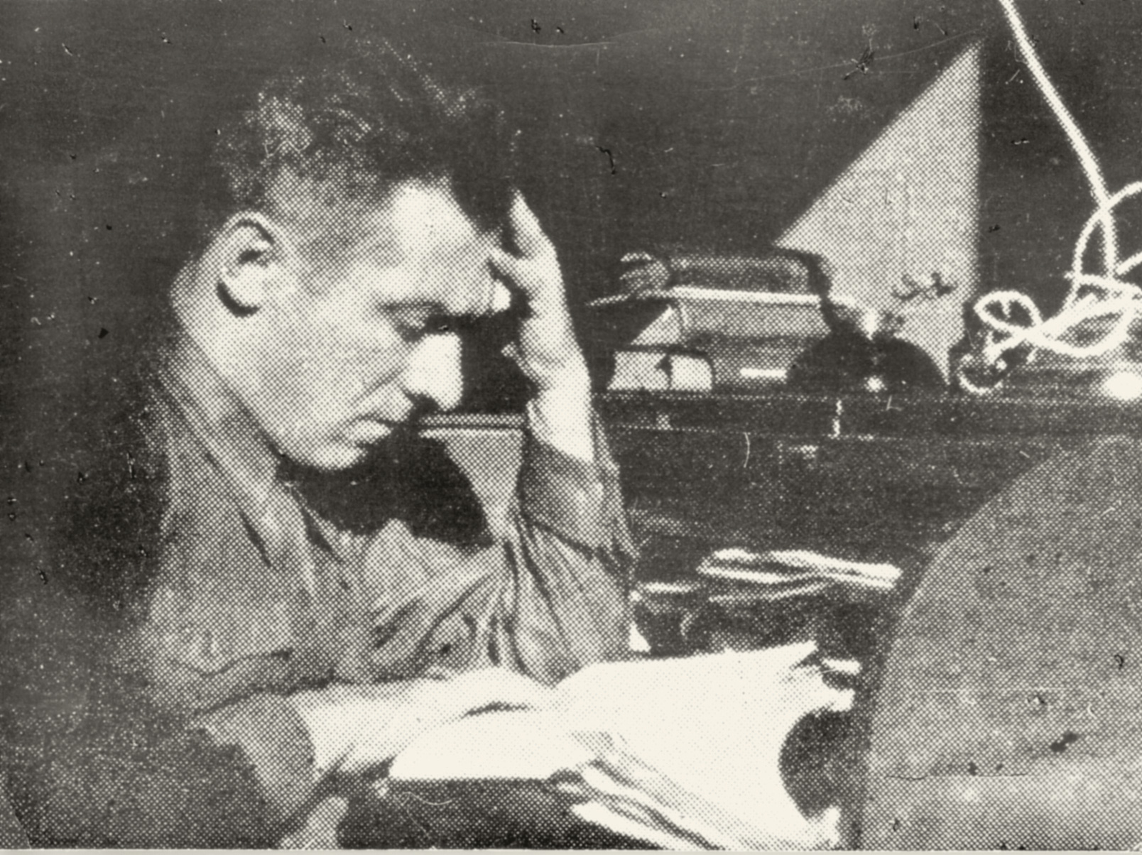 6. Spagna 1937, redazione radio a Madrid: Ezio Zanelli fu impegnato con la sua compagna Giovanna Zanarini nella propaganda per la repubblica (Archivio Cidra)