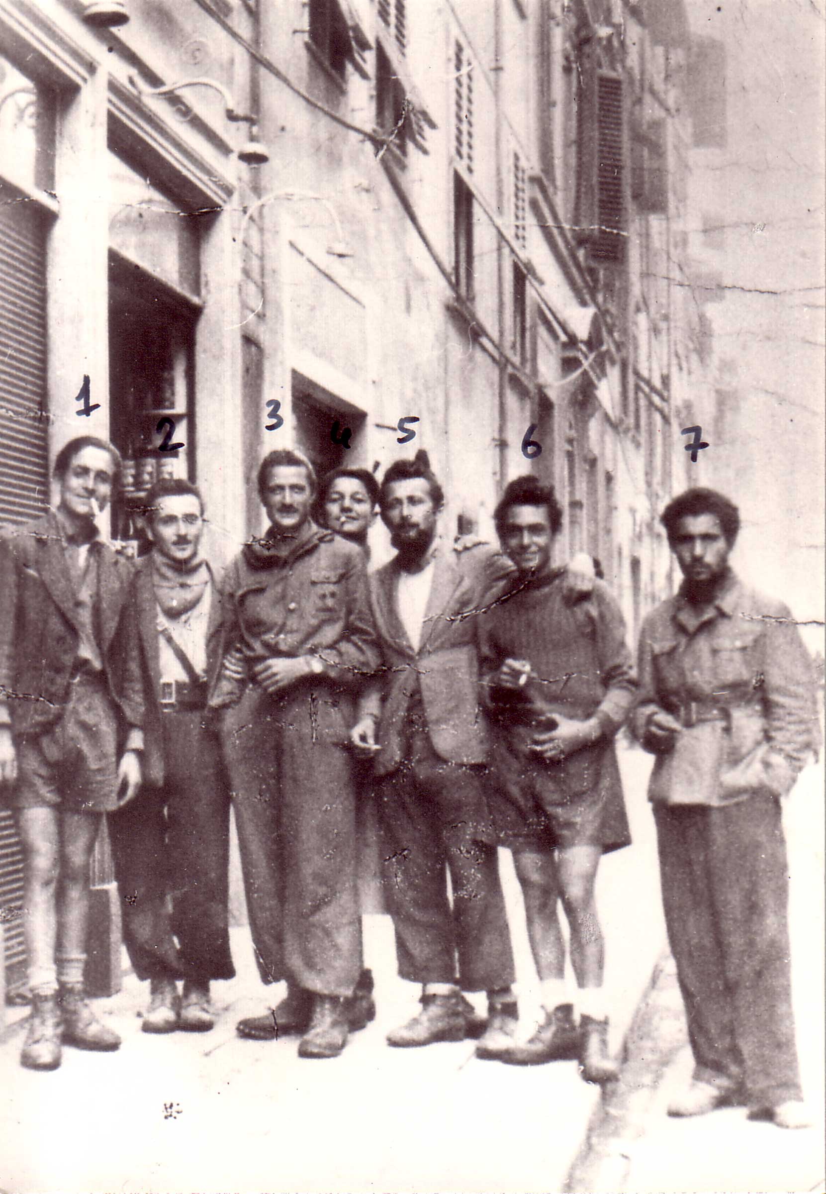Partigiani disarmati a Firenze nel dicembre 1944